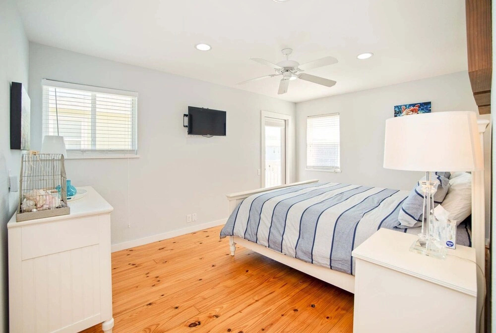 Bach Porch - Beach Gear Credit Included! 2 Shared Heated Pools