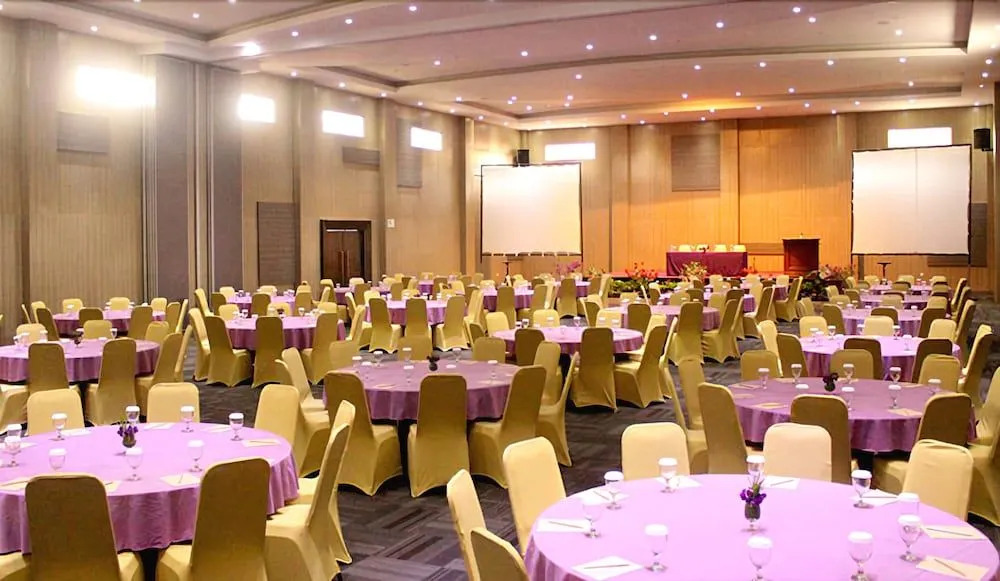 Sinabung Resort Hotel