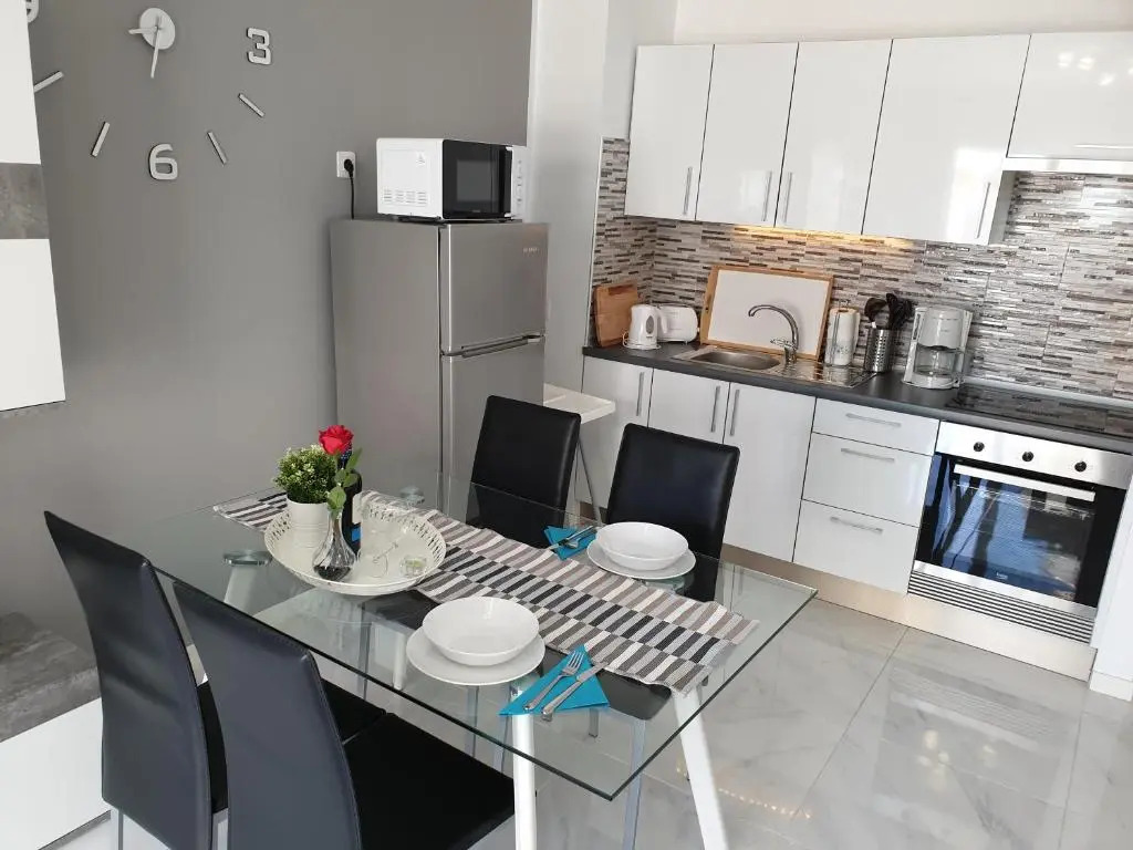 Casa Las Flores with heated pool, only 490 meters to the beach, balcony, wifi