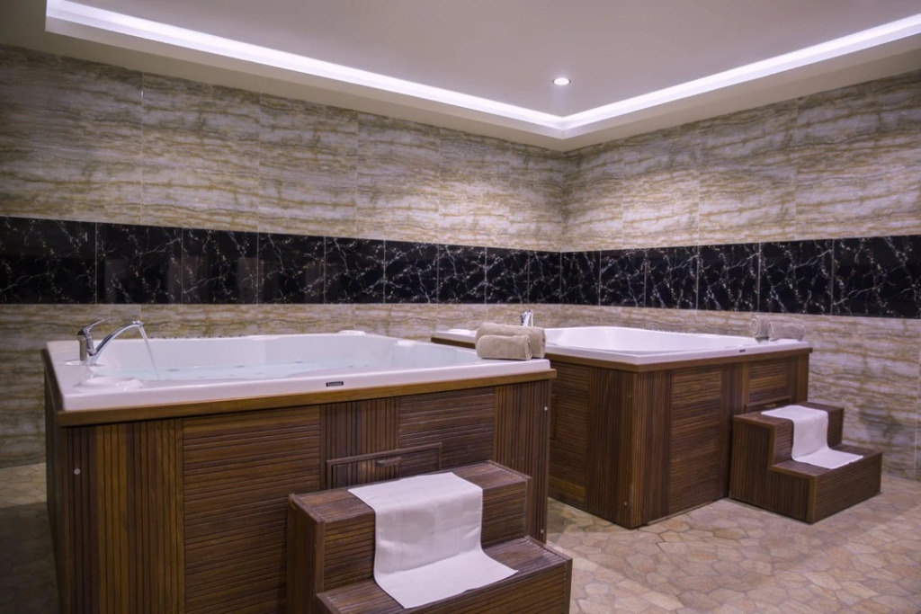 Cristal Erbil Hotel