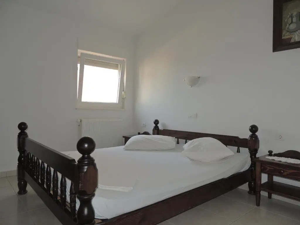 Apartments and rooms Niki 2