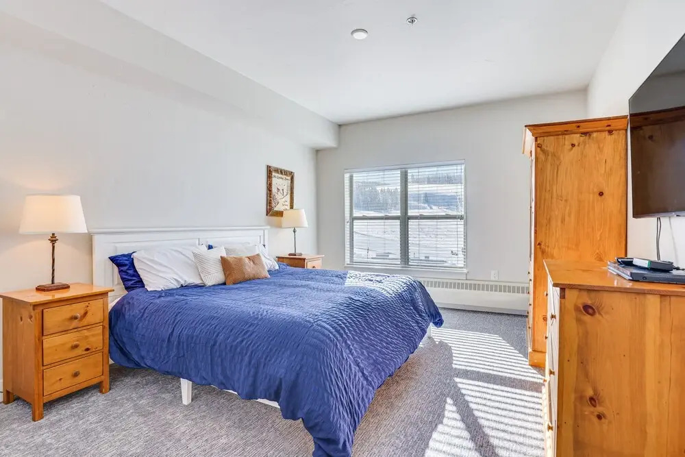 Ski-in/ski-out Granby Penthouse w/ Mountain Views!