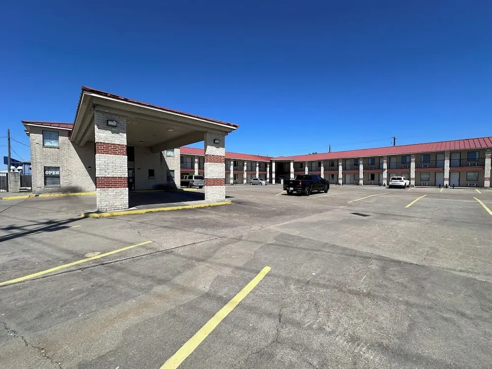 Cameron inn and Suites