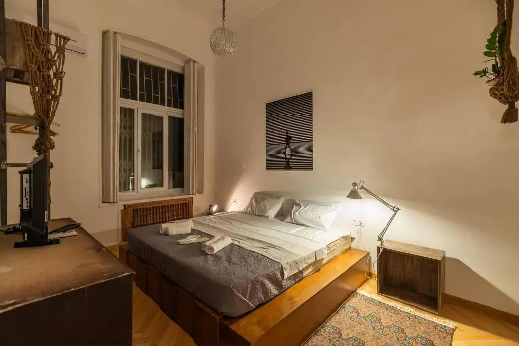 Wehost apartment with Fireplace