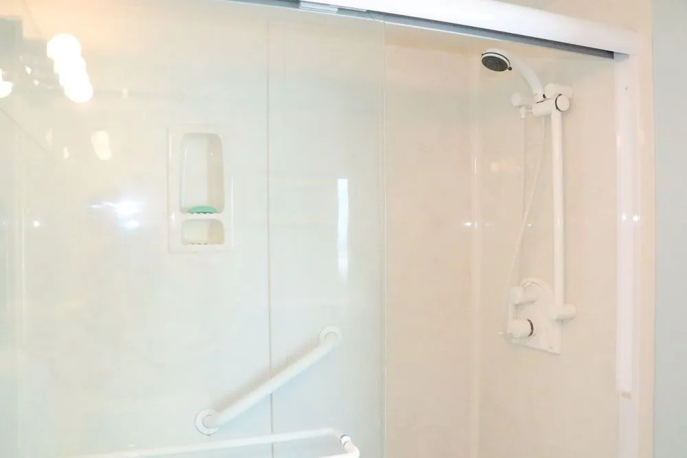 Jamaica Royale T63 - 2 Br Condo