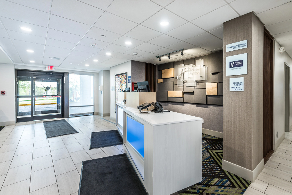 Holiday Inn Express Flint-Campus Area by IHG