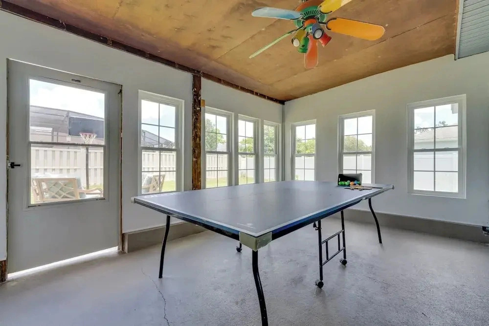 Fenced Yard & Game Room: Family Home in Kissimmee