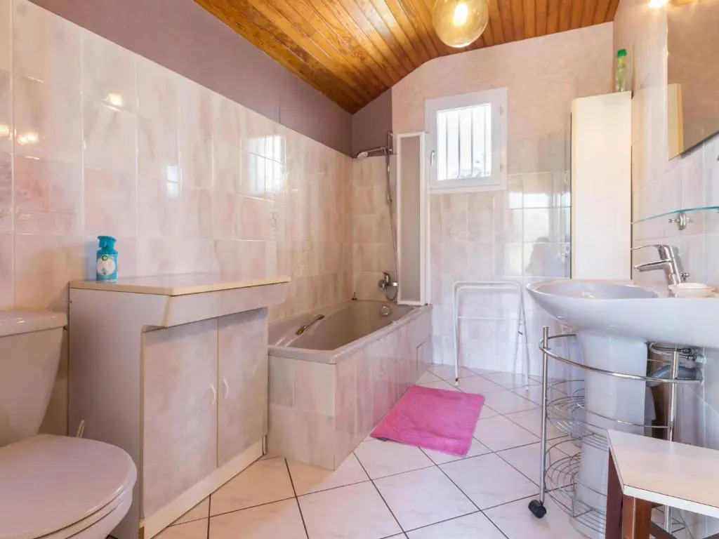 Location saisonnière: Gîte cosy avec jardin clos, proche plages et parc de Brière, wifi inclus! - FR-1-306-892