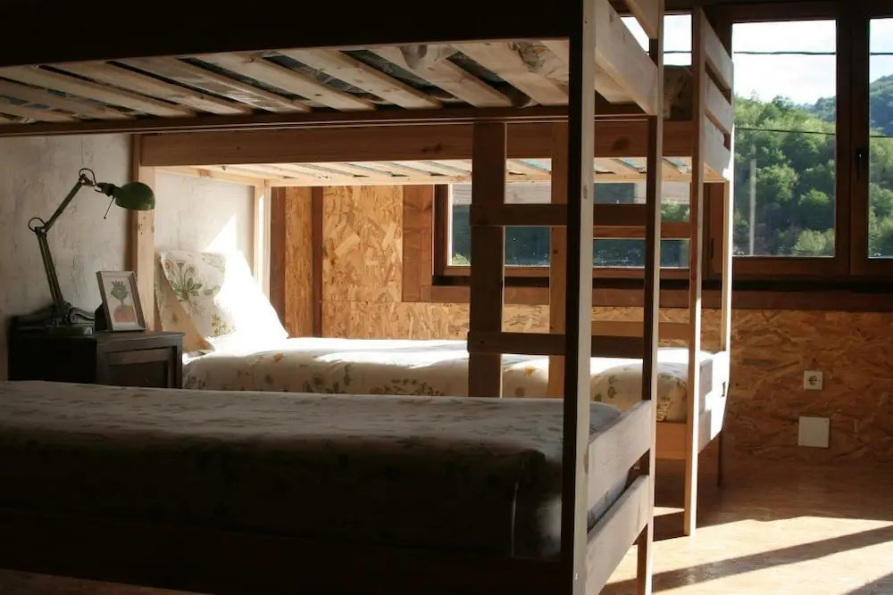 Albergue Les Xendes. Parque de Redes
