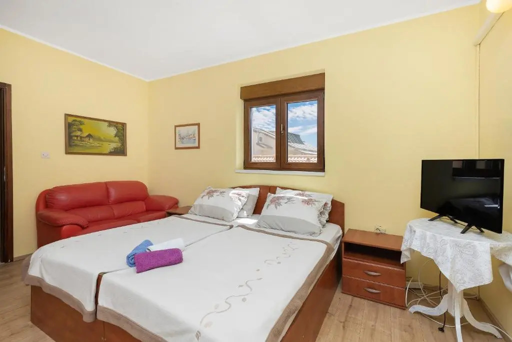 Romeo & Juliet Apartment