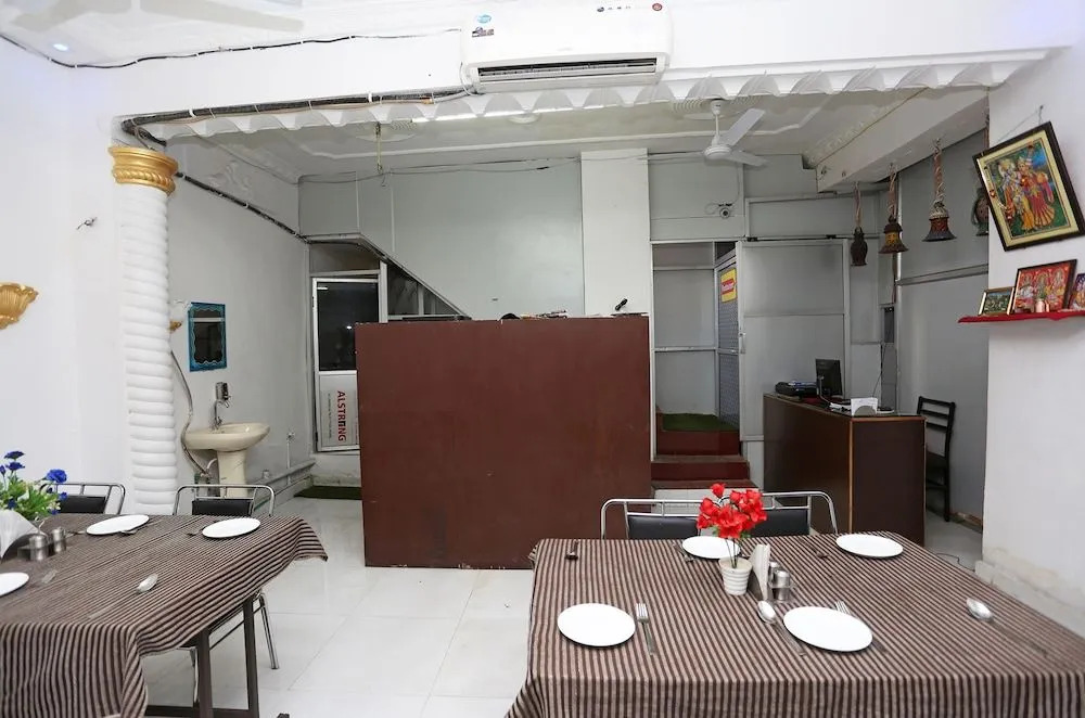 OYO 23293 Hotel Dev Residency