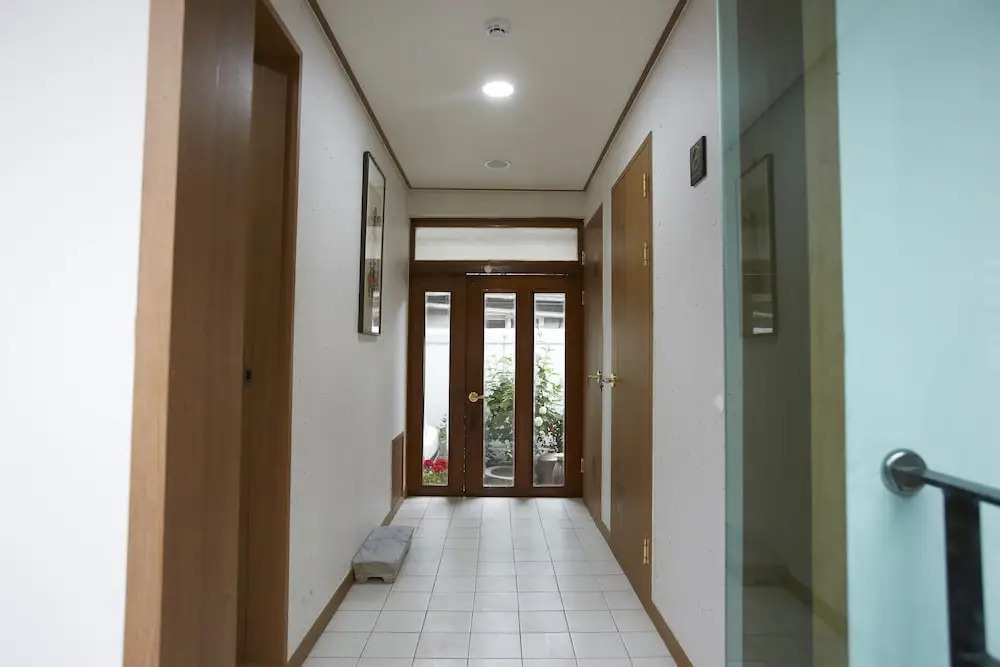 Go Woon Dang Hanok Guest House