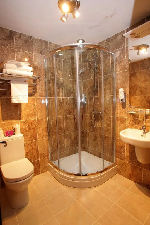 Waterfoot Hotel
