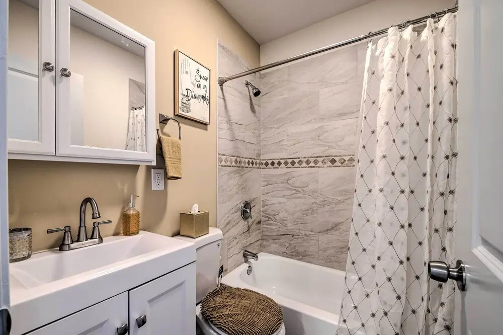 Family-friendly St Louis Home < 6 Mi to Dtwn!