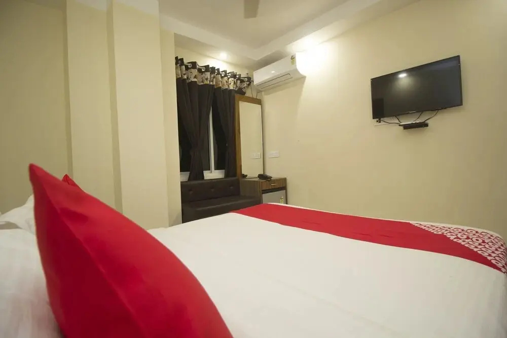 Silver Crescent By OYO Rooms