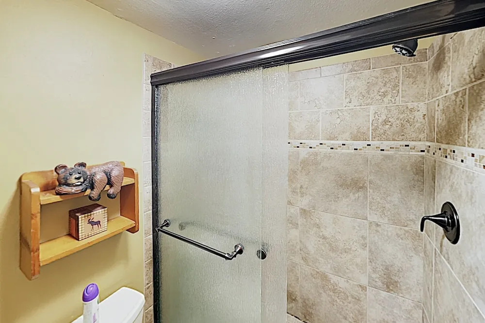 New Listing! Ski-in/ski-out : Hot Tub, Sauna 1 Bedroom Condo