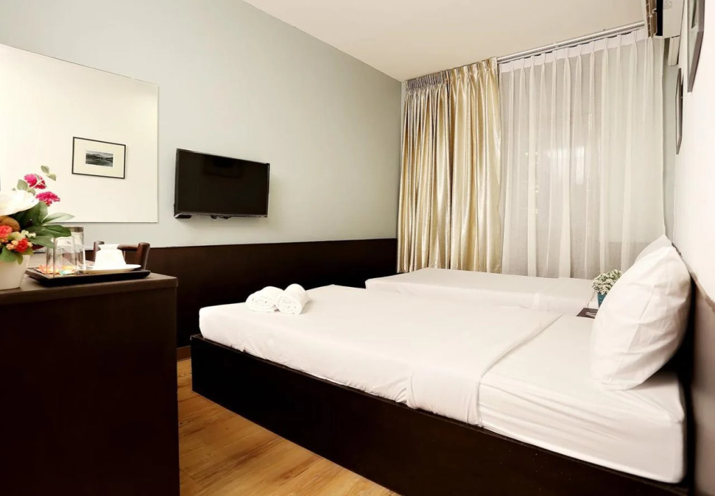 Baan Namtarn Guest House