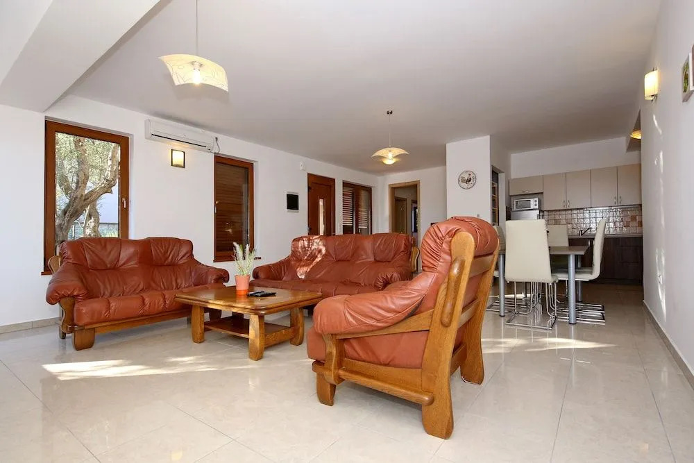 Be-Bu-Mar Apartments
