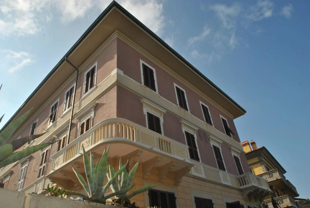 C.I.R. N. 049017LTN0011 - In vacation residence -30 mt from the sea, apartment on 2 levels, for 5 pe-FREZZINI La Perla
