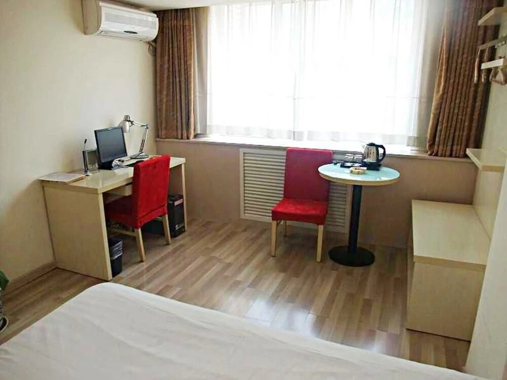 Hundred Chain Business Hotel