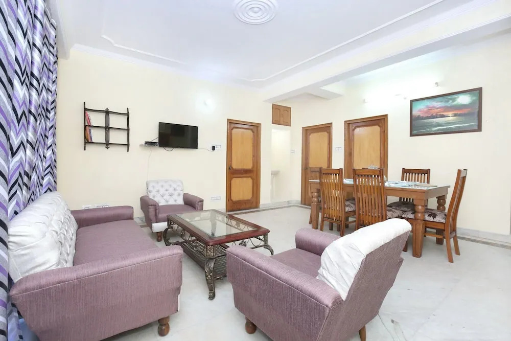 OYO 10862 Home Luxury 3BHK Chota Shimla