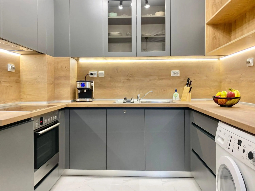 Art Apartment for 4 People Free Parking & Wifi