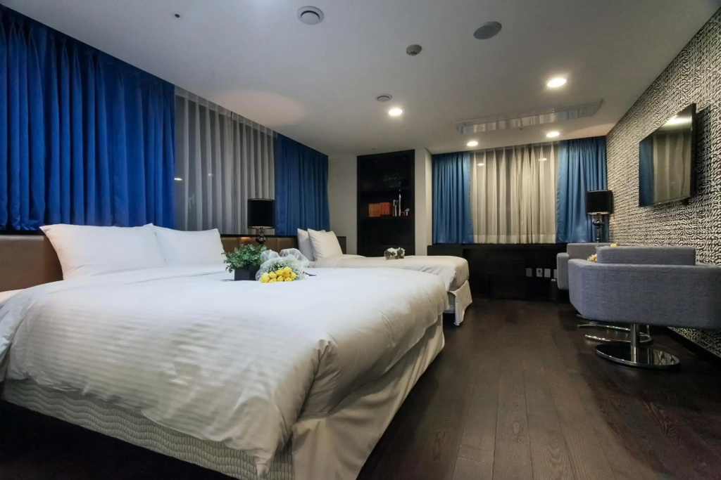 Hotel Pharos