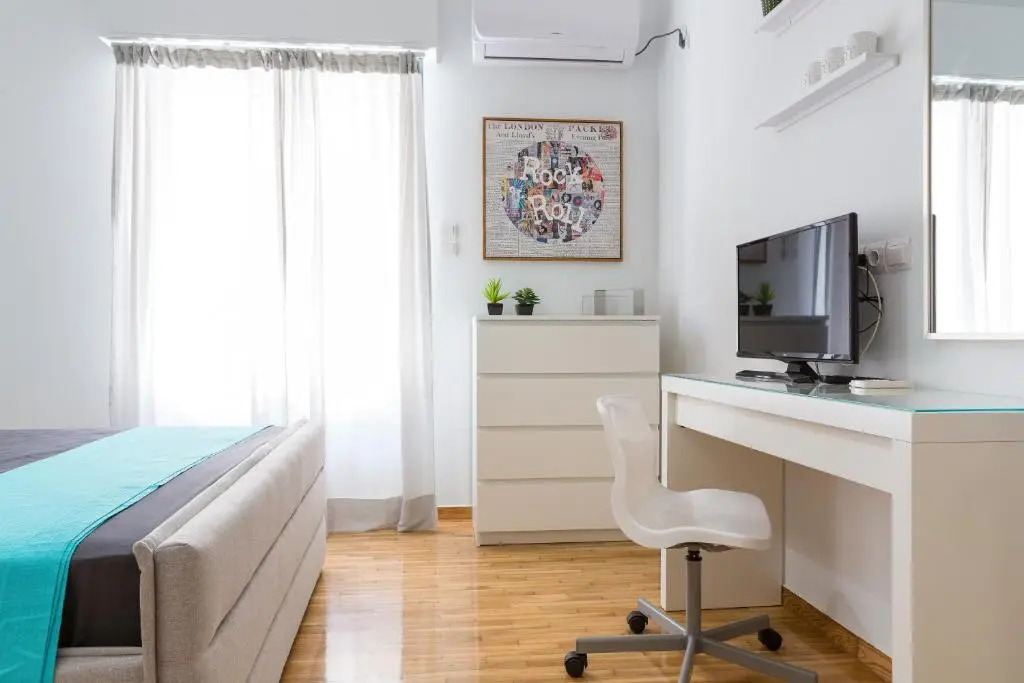 Newly Renovated 100m² Stylish Urban Flat