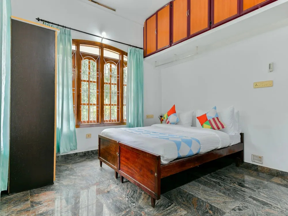 OYO 17351 Home Hill View 3BHK Chembothara