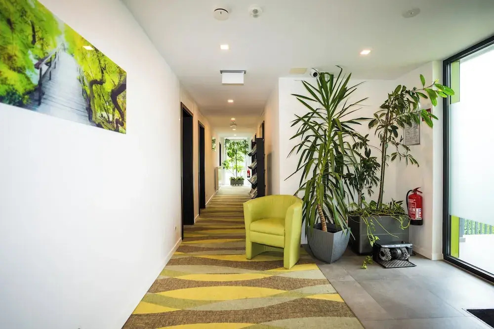 B&B Outlet Hotel