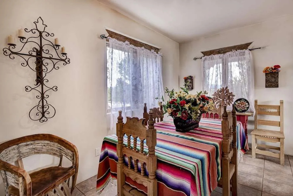 El Otro Mundo - Five Bedroom Home with Hot Tub