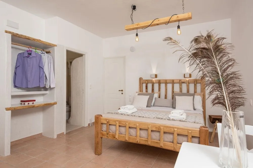 Aqua Naxos Apartments & Suites