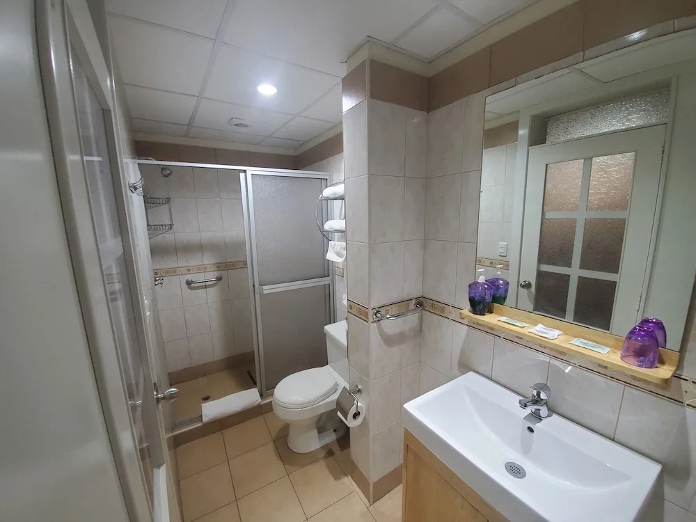 Mariscal Inn & Suites