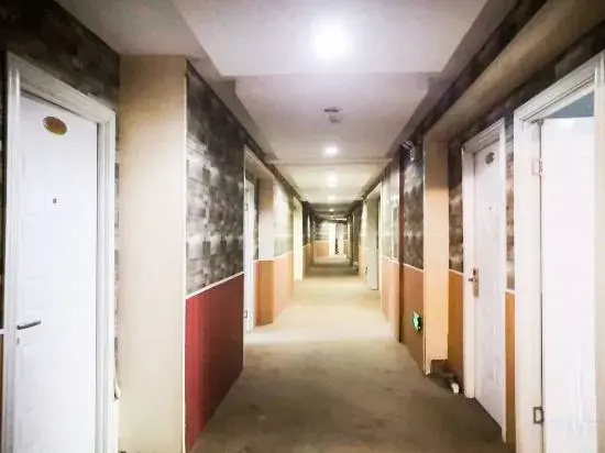Cixi Huakun Theme Hotel