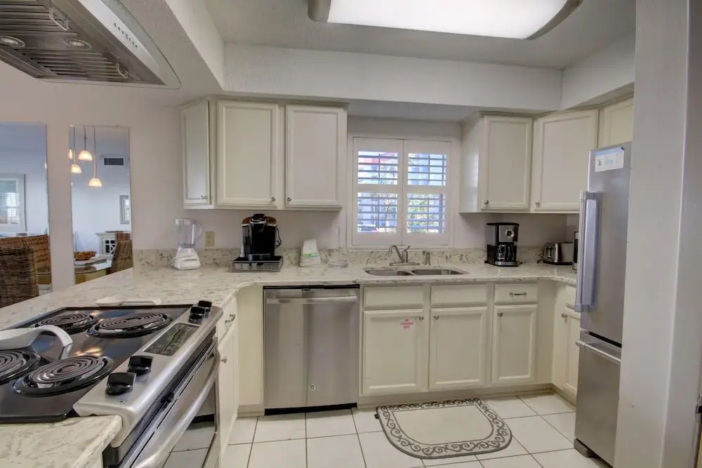 319 El Matador 2 Bedroom Condo by RedAwning