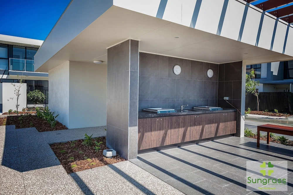 Peninsula Apartments Hosted by Gold Coast Holiday Stays
