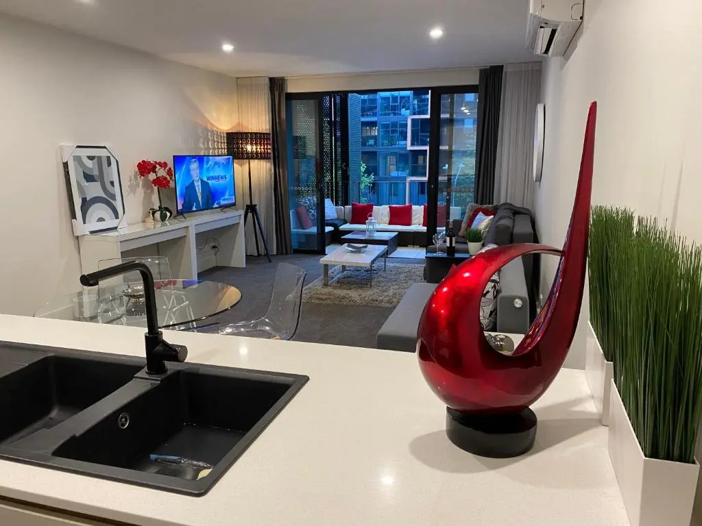 The Gallery Luxe 1 BR Executive Apartment in the heart of Braddon Wine Secure Parking WiFi