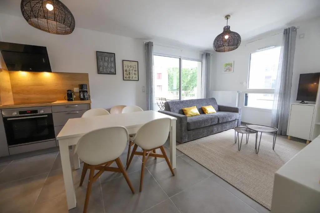Le Romain -1-bedroom with private garage