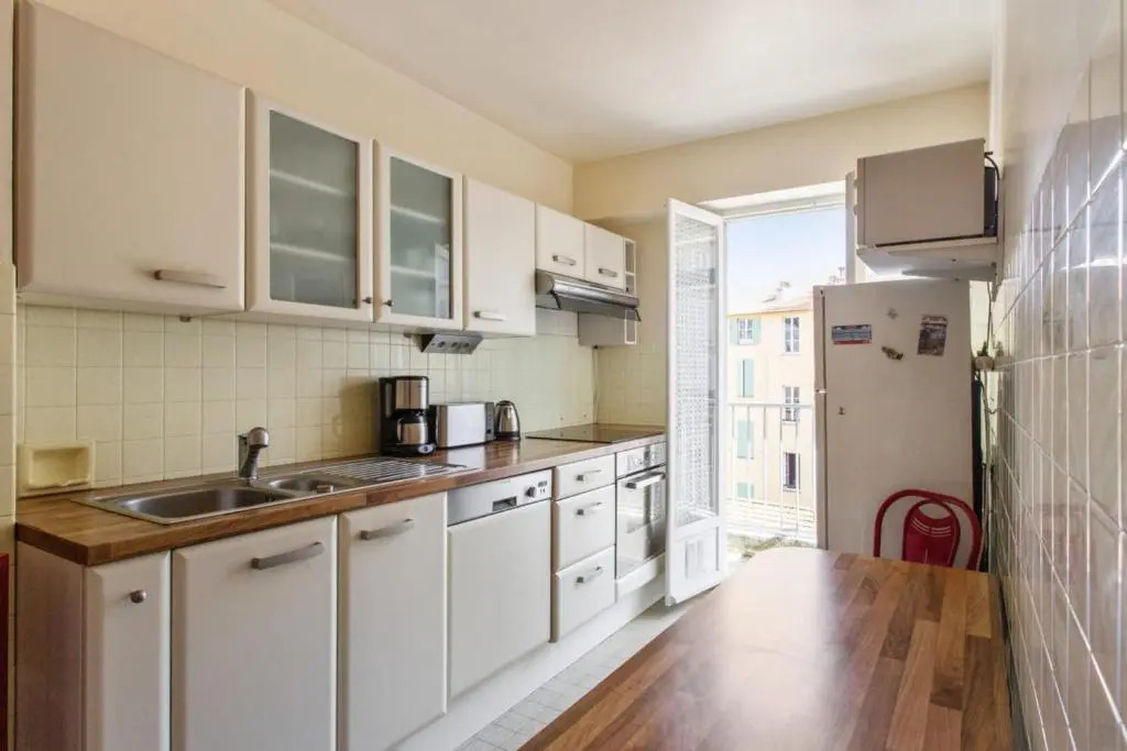 Nice flat w balcony and garage in Nice 5 min to the station - Welkeys
