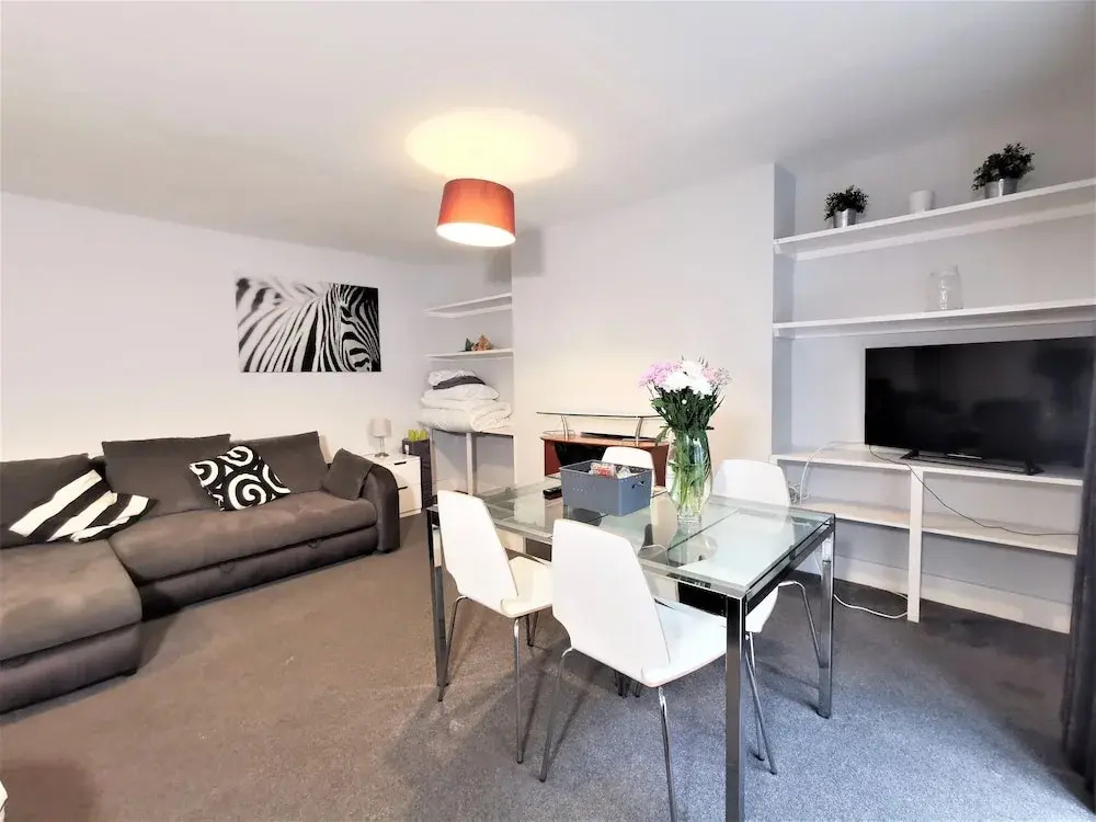 Spacious 2 bed flat in Camden