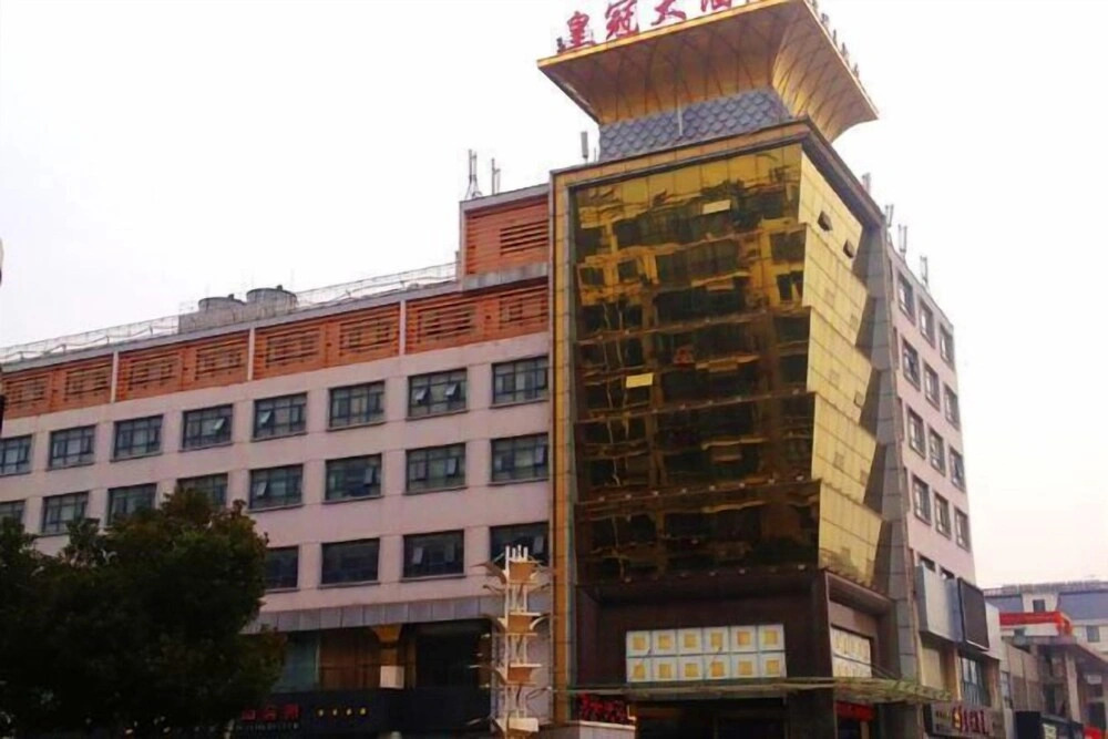 Crown Hotel