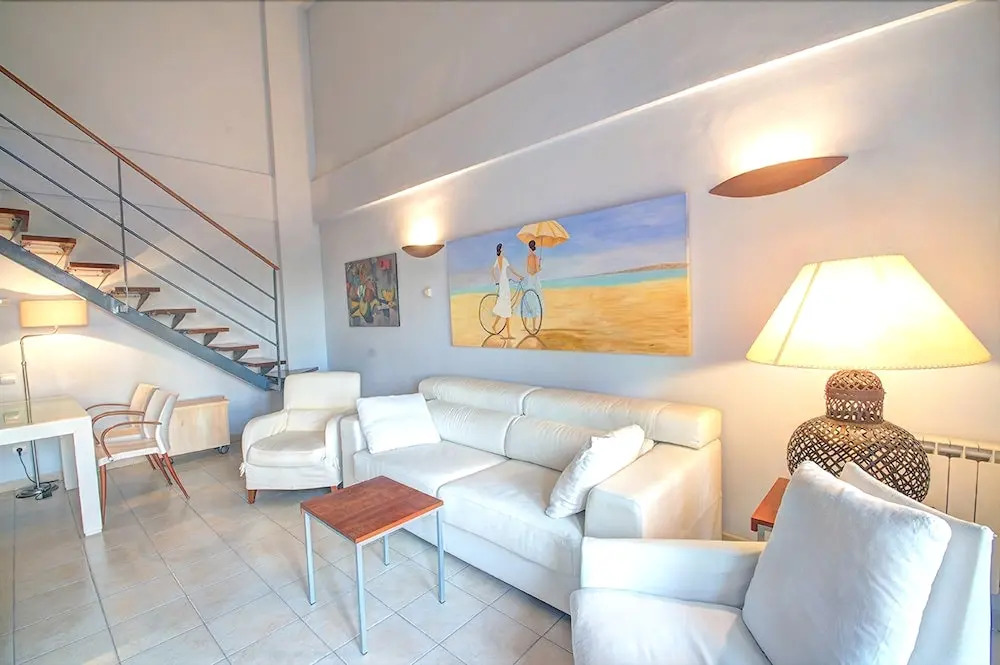 Duplex White Can Pei