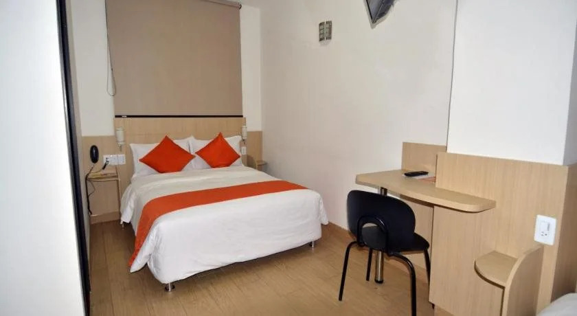 Hotel Granada Plaza