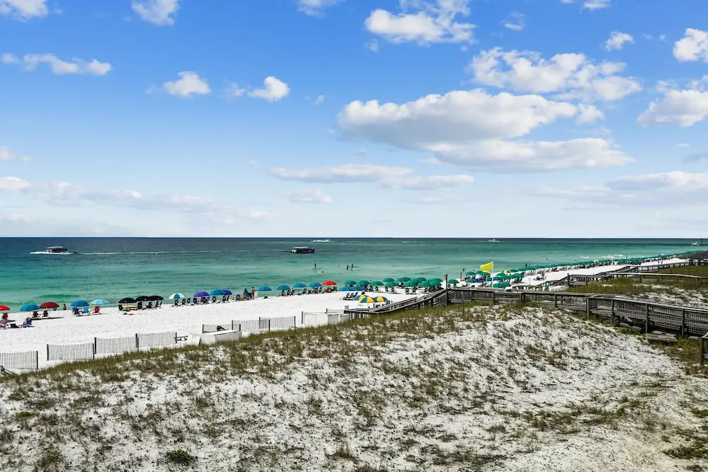 Inlet Reef 206 2 Bedroom Condo by RedAwning