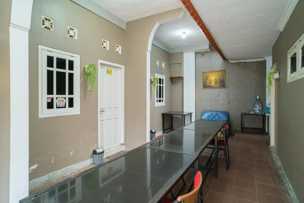RedDoorz at Oro Oro Ombo Batu