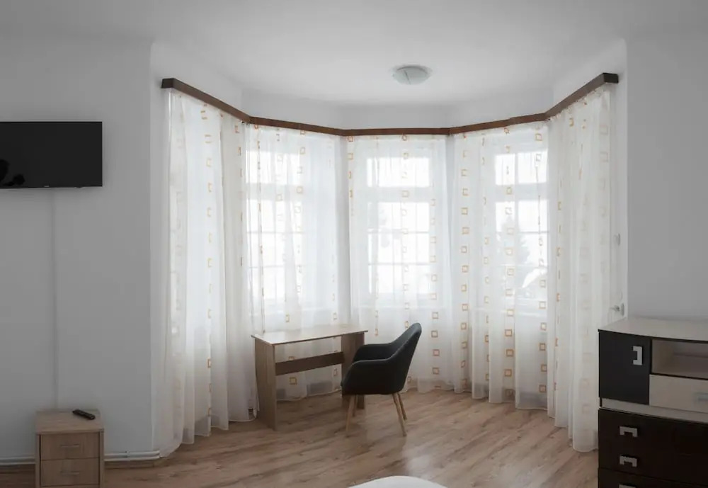 Iezer Residence