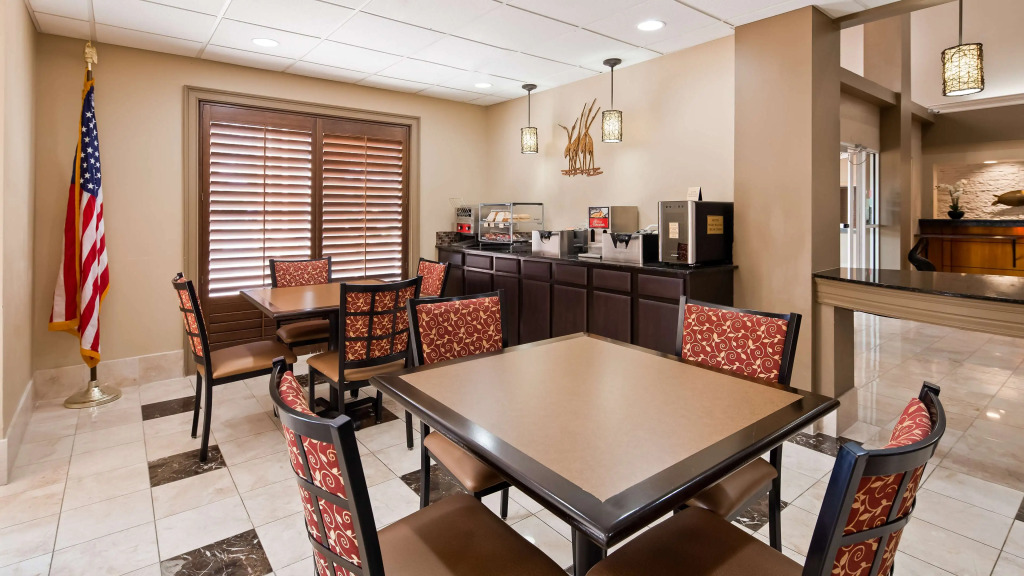 Best Western Plus Ambassador Suites