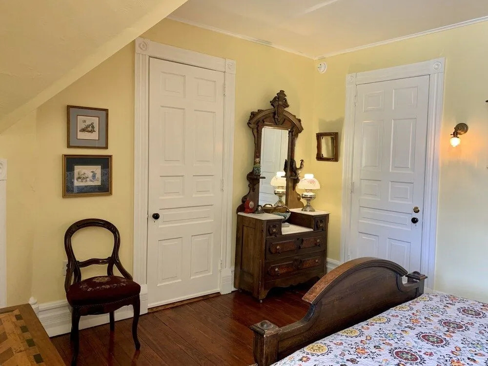 The Dolon House Bed and Breakfast