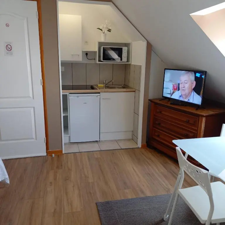 Aéroport paris beauvais Appartement HOULET 10 min à pied aéroport parkingbeauvais longue durée