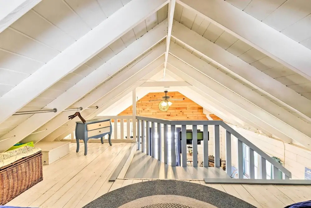 Private Lake Access & Canoes: Pennsylvania Cottage